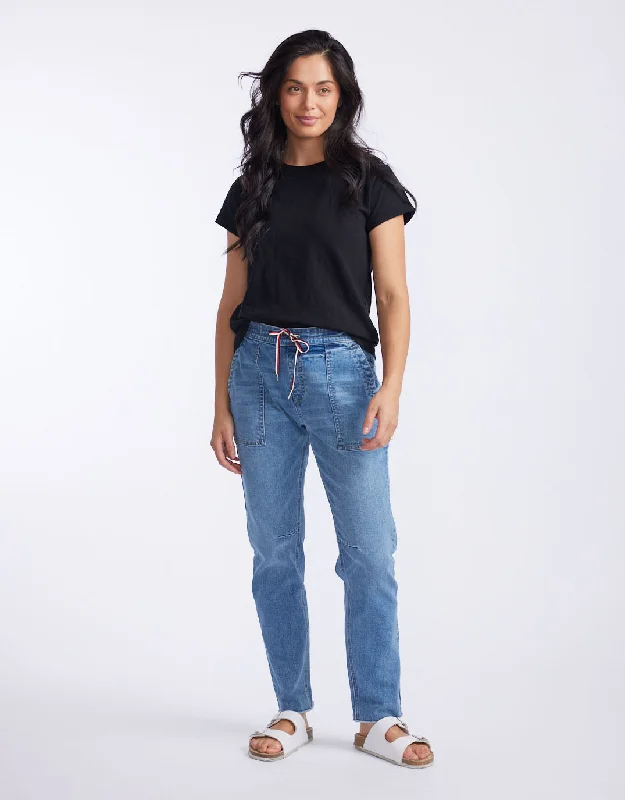 Cara Raw Hem Denim Jogger - Mid Wash