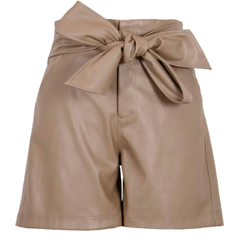 Etta Leather Short In Brown