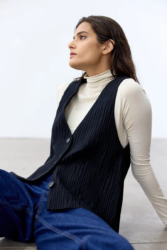 Recycled Wool Pleated Vest - Medianoche