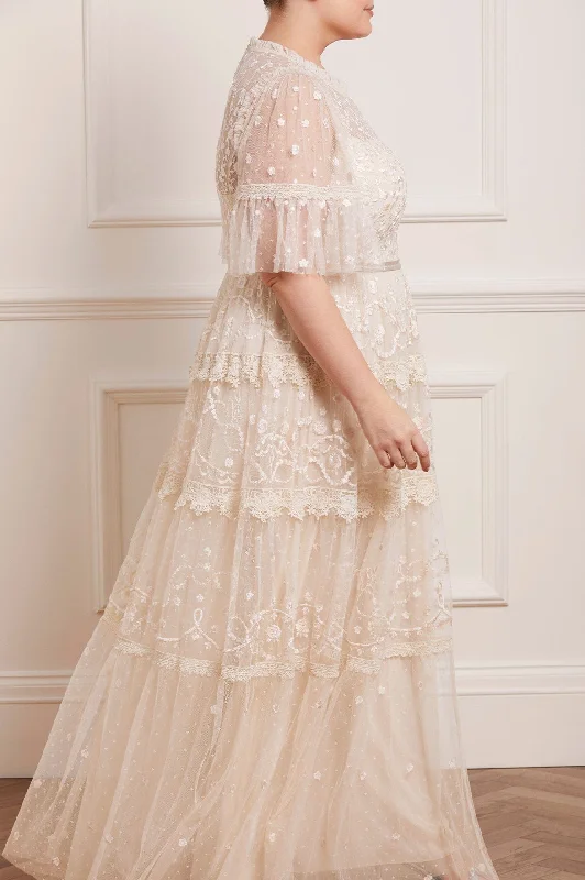 Midsummer Lace Round Neck Gown